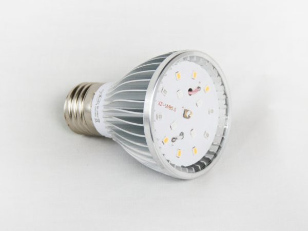 LED žárovka UVB5 - 6 wattů.